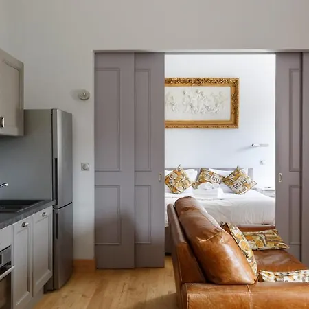 Sleeps 43 Pool Wifi Vernantes