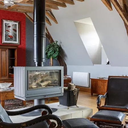 Sleeps 43 Pool Wifi Vernantes